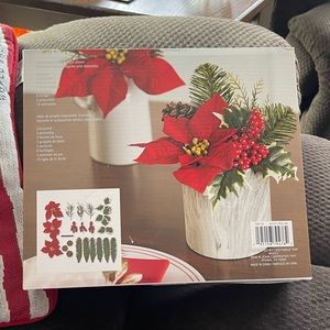 Floral white poinsettia kit